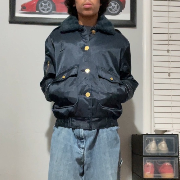 Vintage Navy Blue Bomber Jacket.This jacket by is very comfortable, and cozy! - Picture 6 of 8